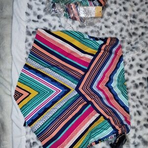 Kona Sol Red and Pink Skorts with Vibrant Geometric Pattern